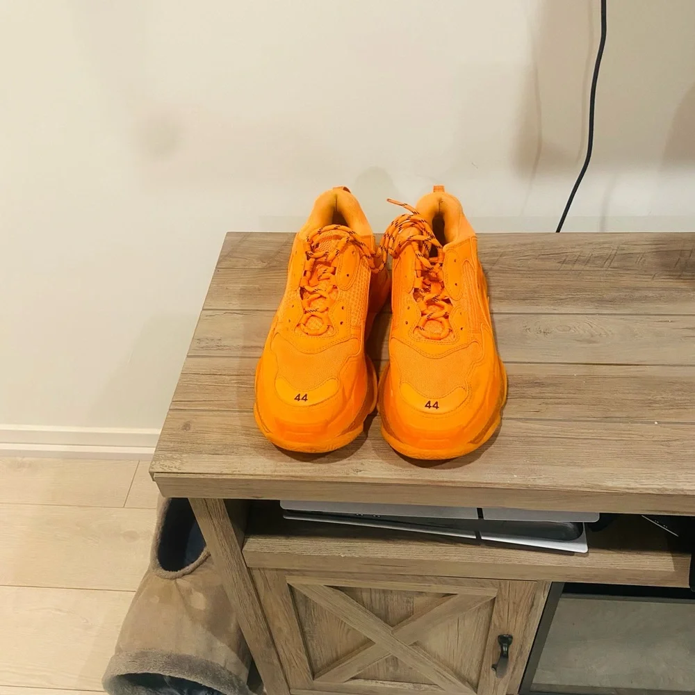 Only Worn 1x!!! Brand New!!! Triple Stacks Balenciaga Sneakers Great Condition!! - Picture 5 of 6